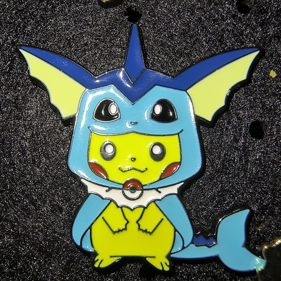Pokemon Accessories - Pokemon Pikachu in Vaporeon Costume - Blue & Yellow
